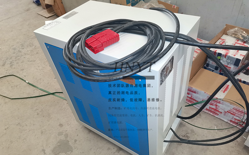 蓄電池電機車(chē)出口3.jpg