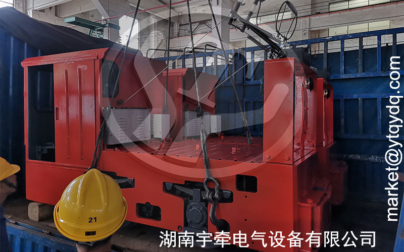 3噸架線(xiàn)式電機車(chē)發(fā)貨 3.jpg